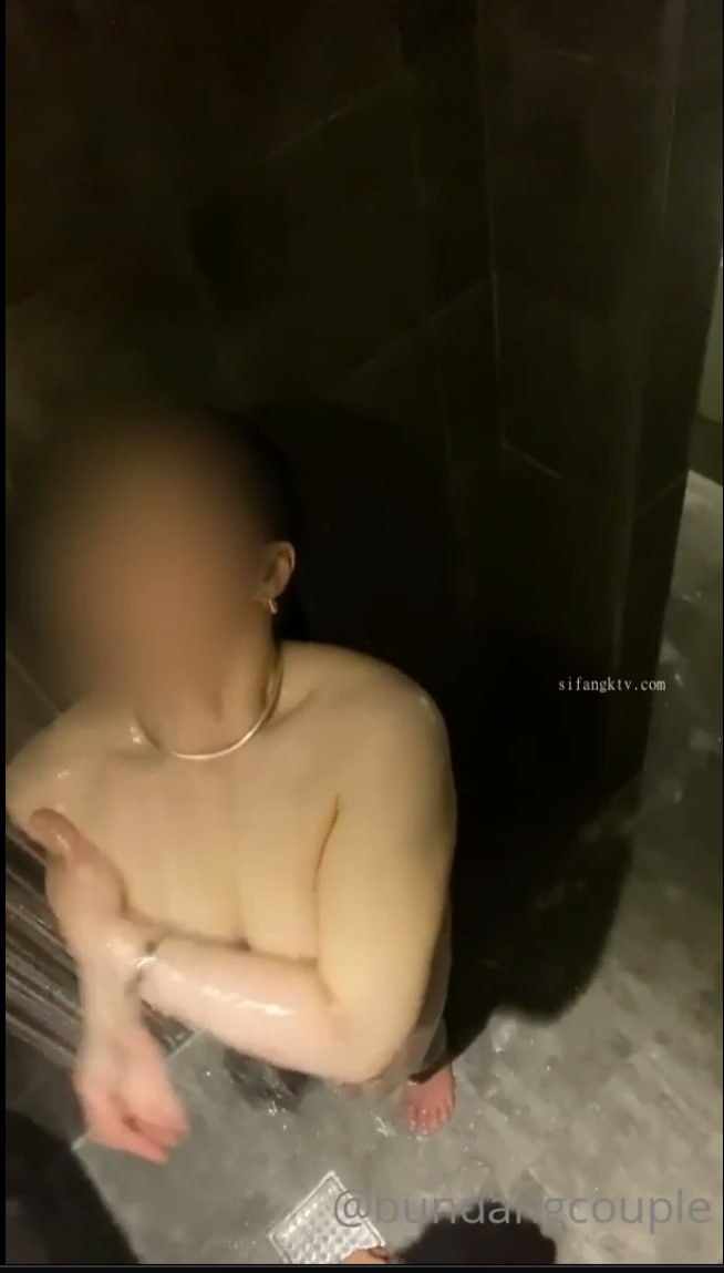 火辣少妇 张美人 整容换发型回归 骚坯美人啦 无套和炮友真枪实干 口爆吐精液！